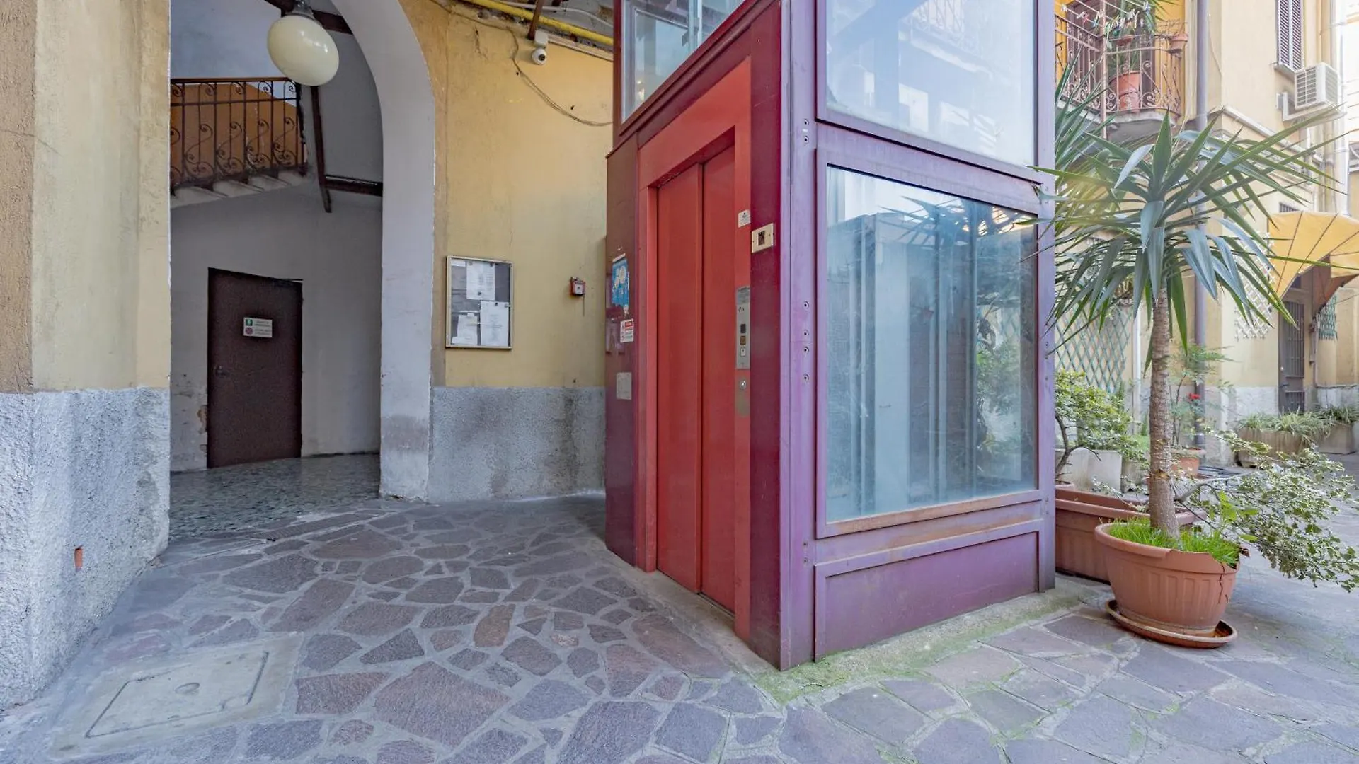 Milanogorla-Metro 50Mt-Duomo A 15 Minuti Apartment 0*, Milan